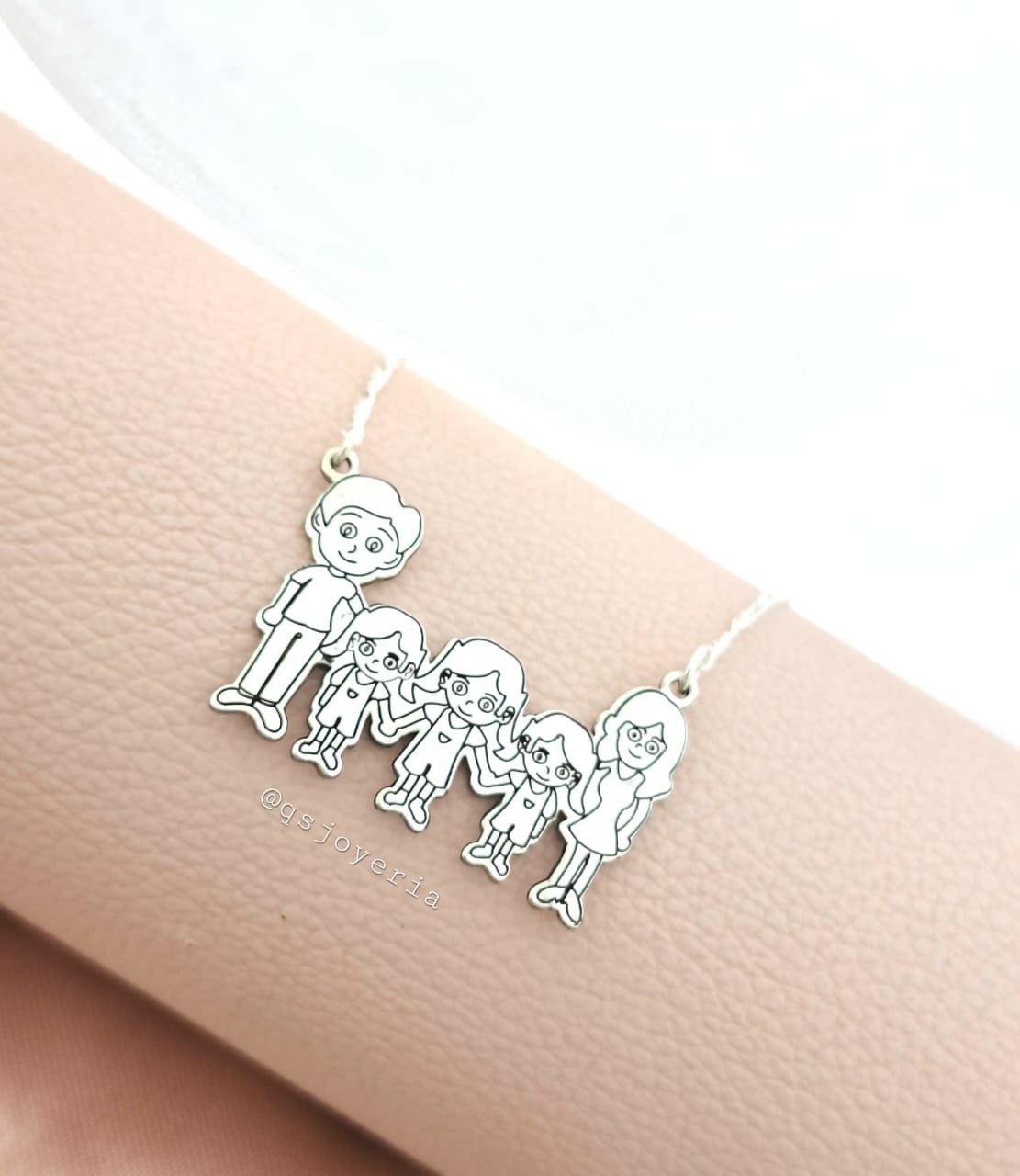 DIJE PERSONALIZADO FAMILIA EN PLATA 950AG