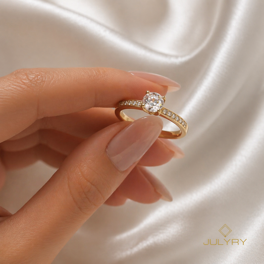 Anillo Ilumina en oro de 18k