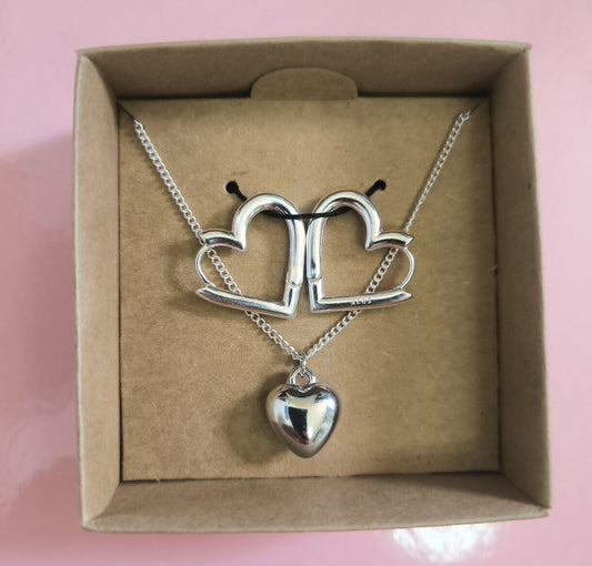 Set Aretes y Collar Corazón Único en Acero Plateado