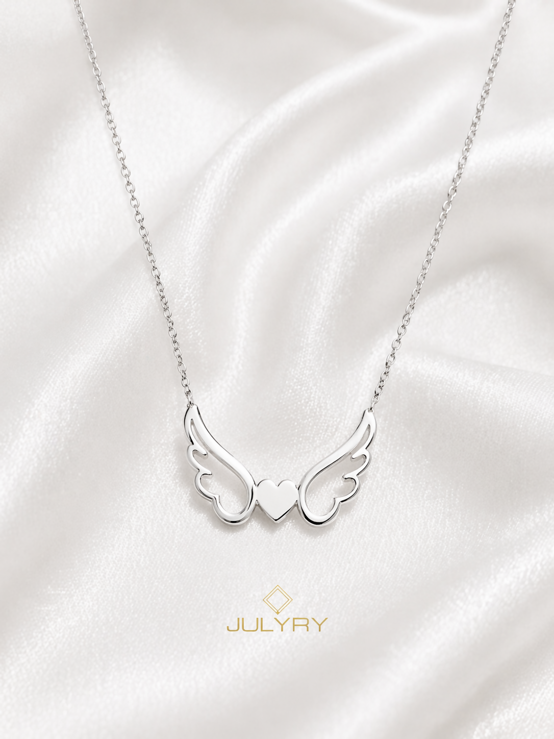 Collar corazón con alas en plata 925/950