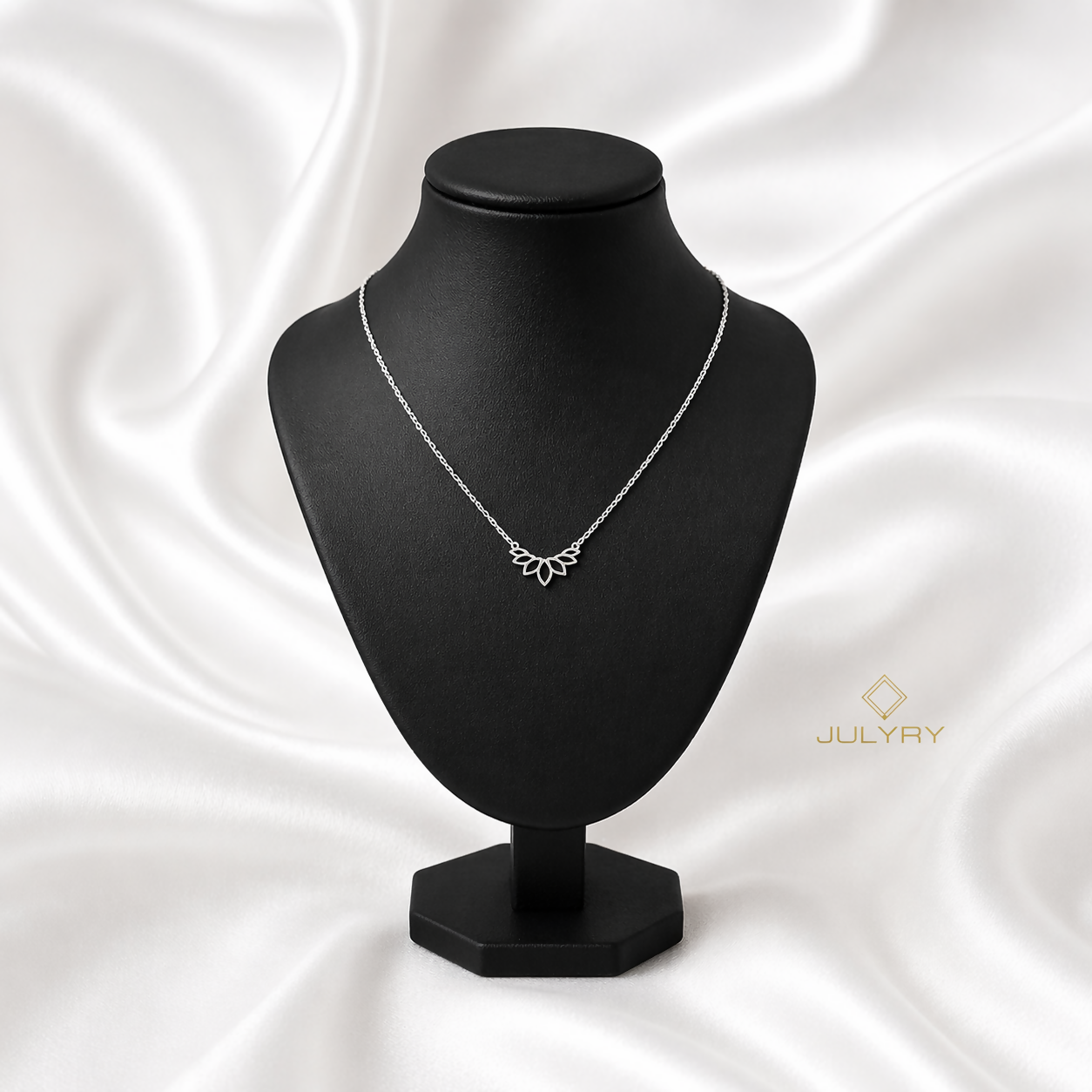 Collar pétalos en plata 925/950