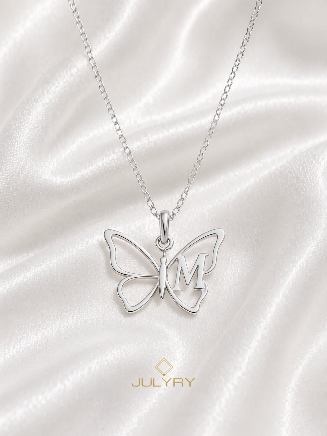 Collar Mariposa Letra en plata 925/950